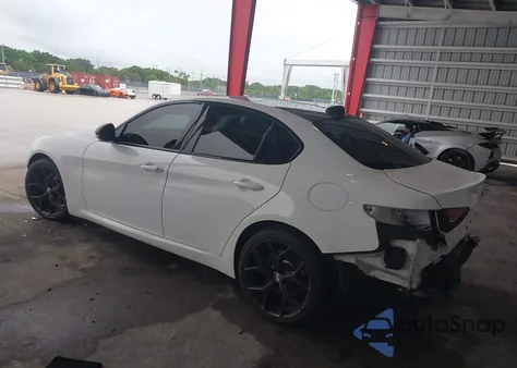 2019 Alfa Romeo Giulia Rwd z USA, uszkodzony, nr VIN ZARFAMAN6K7619579